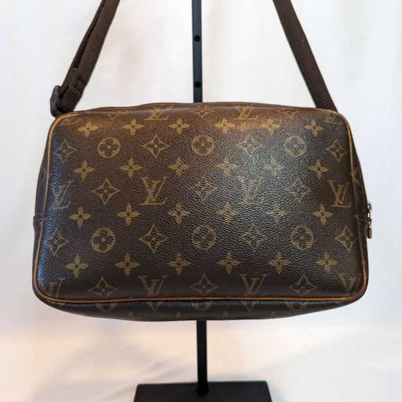 LOUIS VUITTON Crossbody Reporter PM Bag - Picture 4 of 12